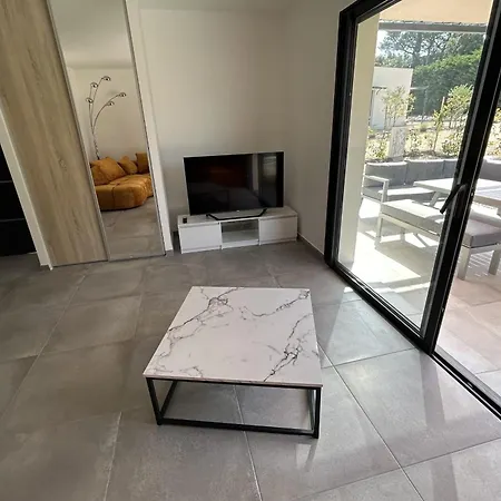 3-room House With Pool And Garden