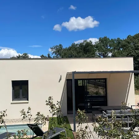 3-room House With Pool And Garden 3*