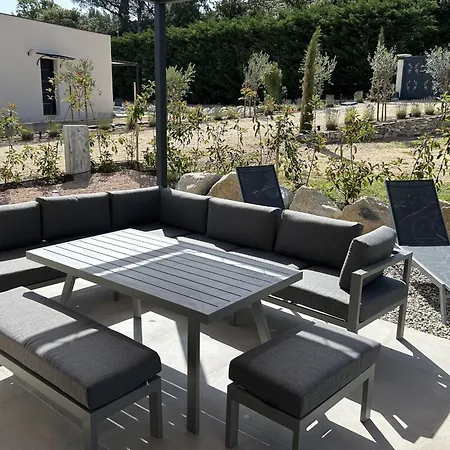 3-room House With Pool And Garden ホテル サズ