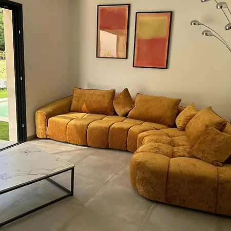3-room House With Pool And Garden 3*